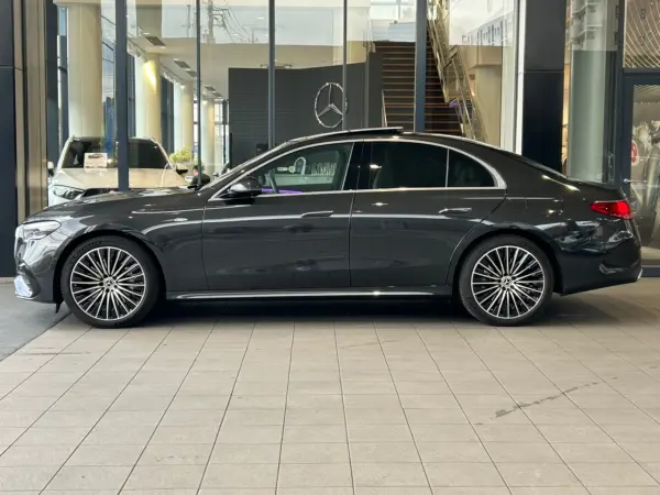 2025 Mercedes E Class — photo 3