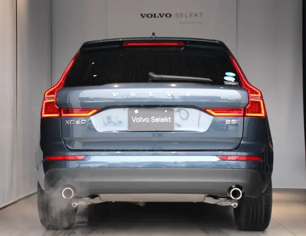 Volvo XC60 B5 AWD Momentum 4WD (Denim Blue Metallic) — photo 9