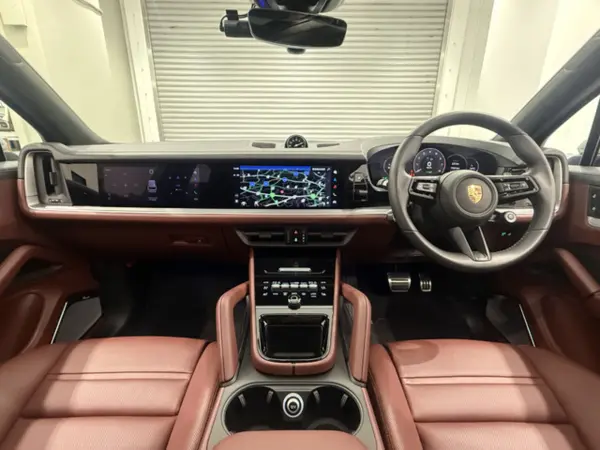 Porsche Cayenne S E-Hybrid Tiptronic S 4WD One Owner, 18-Way Seats, PDCC, Rear Steering, Sunroof, Rear Window Roll-Up Sunshade, Rear Seat Heaters, Privacy Glass, HD Matrix, Burmester, Passenger Display (Carrara White Metallic) — photo 9