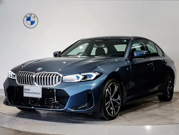BMW 3 Series 318i M Sport 2nd LCI with Head-Up Display, Active Cruise Control, 360 Camera, Seat Heaters, Power Trunk, Collision Mitigation Braking, Apple CarPlay, Adaptive LED Lights, Genuine 18AW, Non-Smoking (Arctic Race Blue) — thumbnail 1