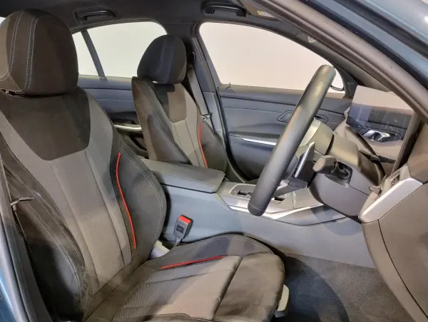 BMW 3 Series 318i M Sport 2nd LCI with Head-Up Display, Active Cruise Control, 360 Camera, Seat Heaters, Power Trunk, Collision Mitigation Braking, Apple CarPlay, Adaptive LED Lights, Genuine 18AW, Non-Smoking (Arctic Race Blue) — photo 7