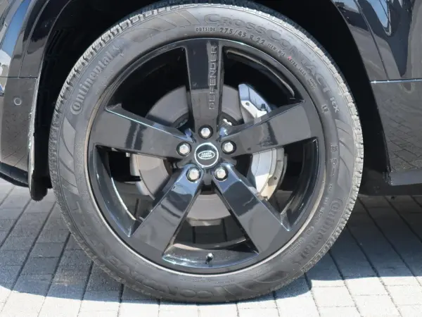 Land Rover Defender 110 X Dynamic HSE 3.0L D300 Diesel Turbo 4WD — photo 9