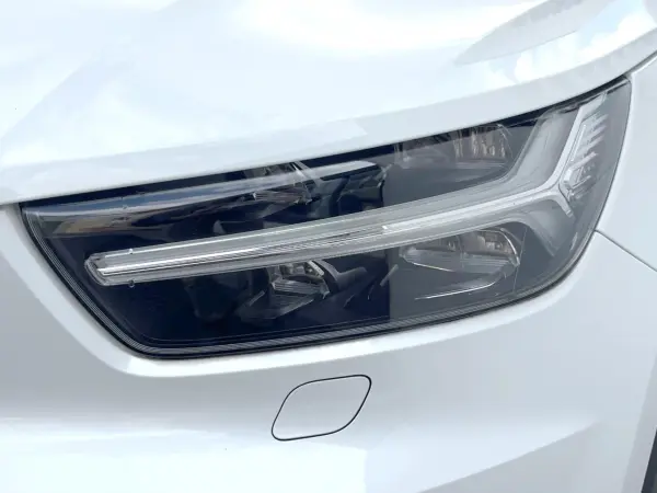 Volvo XC40 T4 AWD Inscription 4WD Convenience Package harman/kardon Apple CarPlay Genuine Navigation TV Brown Leather Heated Seats All Around Power Seats Power Tailgate LED Headlights Genuine 19-inch AW ETC Non-Smoking Car (Crystal White Pearl) — photo 9
