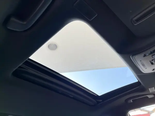 Toyota Crown 2.0 RS Advance Safety Package Plus Safety Sense Moonroof Digital Inner Mirror Leather Seat Package Genuine Navigation Genuine 18-inch Aluminum Alloy Wheels Seat Memory Seat Ventilation Super Live Sound (White Pearl Crystal Shine) — photo 7