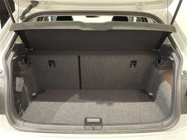 2019 Volkswagen Polo — photo 2