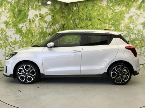 2023 Suzuki Swift — photo 2