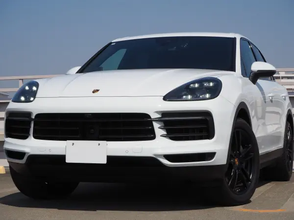 Porsche Cayenne S Tiptronic S 4WD Non-Smoking Sports Exhaust Sports Chrono LED Matrix Headlights Genuine 20-inch Alloy Wheels Adaptive Air Suspension Entry Drive Black Leather Seats Power Steering Plus (White) — thumbnail 1