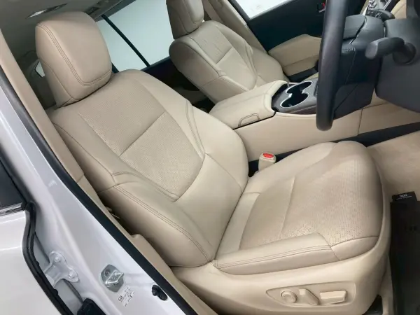 2023 Toyota Landrcuiser 300 — photo 3