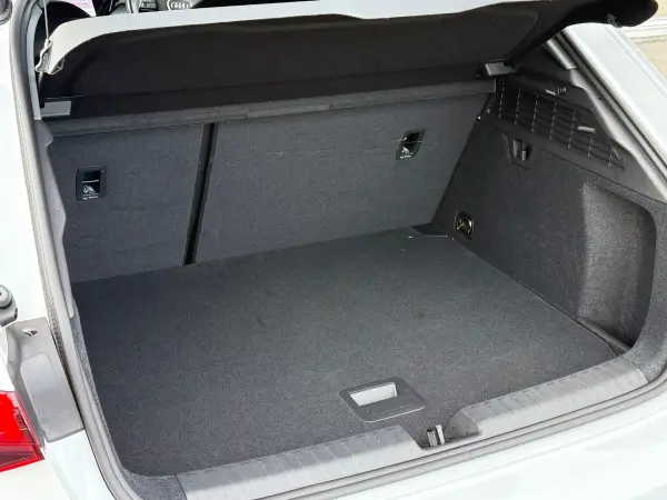 Audi A3 Sportback 30 TFSI Advanced — photo 8