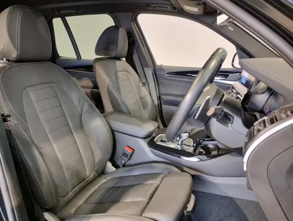 BMW X3 xDrive20d M Sport Diesel Turbo 4WD Harman Kardon Black Leather Seat Air Conditioning Seat Heater Genuine 20AW Head-Up Display Genuine HDD Navigation Surround View Camera Obstacle Sensor Rear Adjustment Adaptive Cruise Control Paddle Shift Former Rental (Black Sapphire Metallic) — photo 9