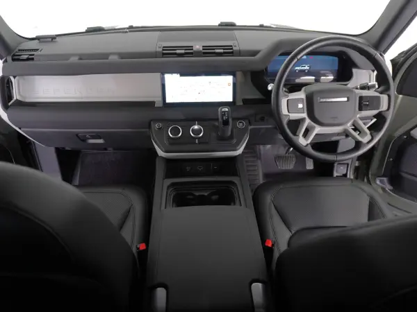 Land Rover Defender 90 SE 2.0L P300 4WD Pangea Green Metallic — photo 7