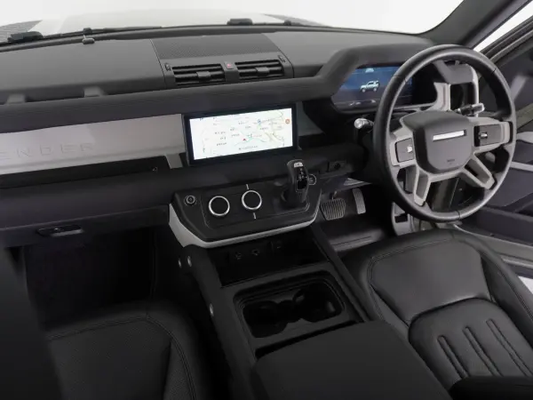Land Rover Defender 90 SE 2.0L P300 4WD Pangea Green Metallic — photo 9