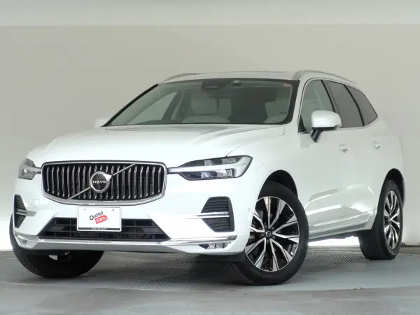 Volvo XC60 Ultimate B5 AWD 4WD Crystal White Premium Metallic — thumbnail 1