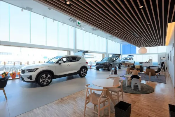 2022 Volvo Xc40 — photo 3