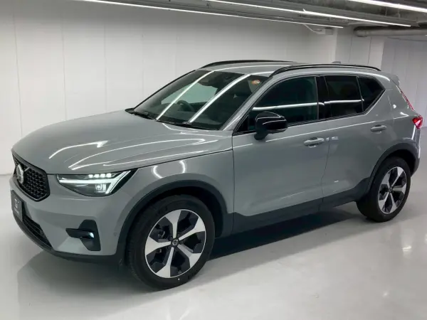 Volvo XC40 Ultimate B4 AWD Dark Edition 4WD New Car 3-Year Warranty Special Specification Vapor Gray 1 Owner Front/Rear Dashcam Black Half Leather Harman/Kardon Genuine 19AW Seat Heater Wireless Charging 360° Camera ETC Rear Seat Heater Apple CarPlay Android Auto (Vapor Gray Metallic)