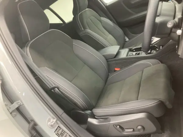 2024 Volvo Xc40 — photo 3