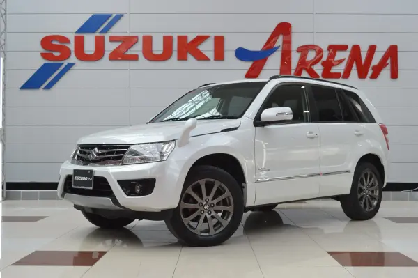 Suzuki Escudo 2.4 Land Breeze 4WD One Owner Special Edition 4WD Stability Control Sunroof Aftermarket Display Audio Backup Camera ETC Half Leather Seat Heater HID Light Cruise Control (Pearl White)
