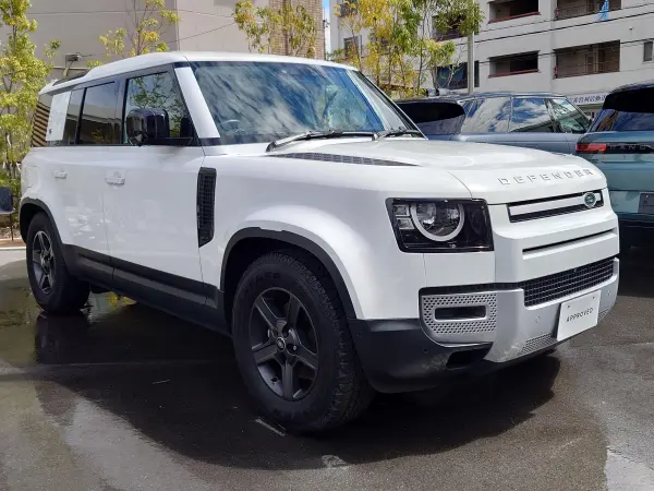 2021 Landrover Defender — photo 2