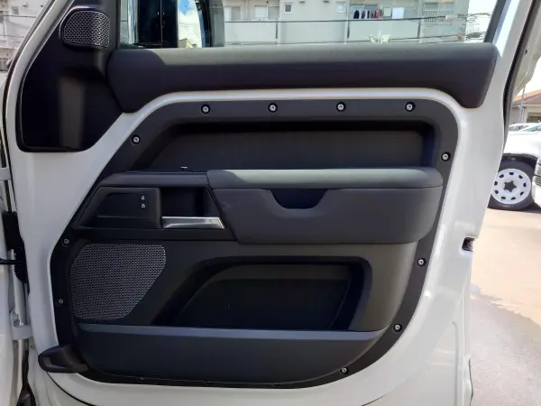 Land Rover Defender 110 2.0L P300 4WD Certified Used Car 1 Owner Air Suspension Driver Assist Pack Cold Climate Pack Front Walk-Through Steering & Seat Heater(F) Surround Camera 18-inch AW — photo 7