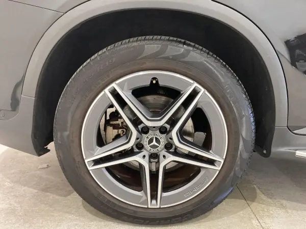 Mercedes-Benz GLC220 d 4Matic AMG Line — photo 9