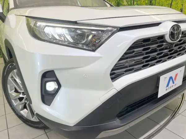 Toyota RAV4 2.0 G Z Package 4WD with Surround View Camera and Navigation — photo 8
