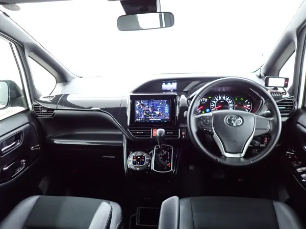 Toyota Noah 2.0 Si WxBII 4WD — photo 9