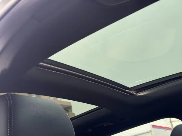 Mercedes-Benz GLC220 d 4MATIC AMG Line Diesel Turbo 4WD Certified Used Car Warranty / Leather Exclusive Package / Panoramic Sliding Roof / Seat Heater / Radar Safety Package / Memory Power Seat / Genuine Leather Steering Wheel / Cruise Control (Selenite Grey) — photo 9