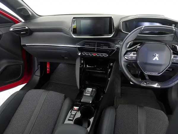 Peugeot 208 GT Elixir Red — photo 8
