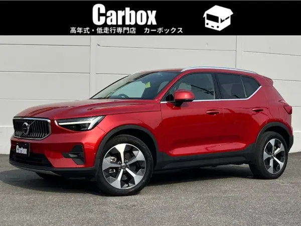 Volvo XC40 Ultimate B4 AWD 4WD Non-Smoking Car Genuine Leather Seats Power Seats Seat Heater Steering Heater Surround View Camera Harman Kardon Blind Spot Monitor Apple CarPlay Wireless Charger Genuine 19-inch Alloy Wheels Bluetooth (Fusion Red Metallic) — thumbnail 1