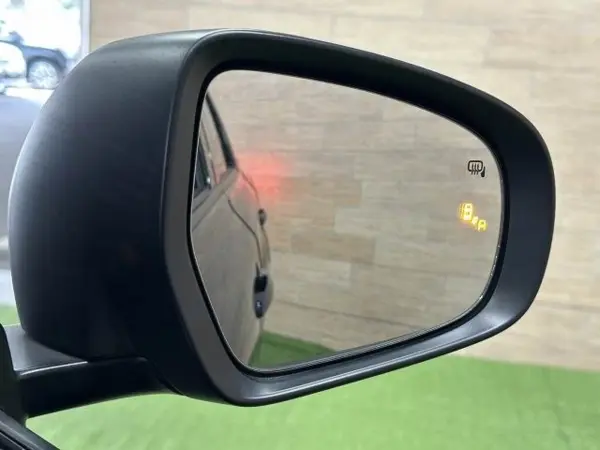 Suzuki Escudo 1.5 4WD with 8-inch Navigation, Two-Tone Roof, Seat Heater, Collision Mitigation Braking, Misacceleration Mitigation, Lane Departure Warning, Blind Spot Monitor, Radar Cruise Control, LED Headlights, Auto Air Conditioning, ETC, Backup Camera (Sphere Blue P Gray Two-Tone Roof) — photo 7