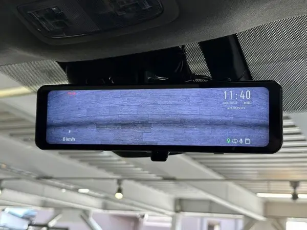 Suzuki Escudo 1.5 4WD with 8-inch Navigation, Two-Tone Roof, Seat Heater, Collision Mitigation Braking, Misacceleration Mitigation, Lane Departure Warning, Blind Spot Monitor, Radar Cruise Control, LED Headlights, Auto Air Conditioning, ETC, Backup Camera (Sphere Blue P Gray Two-Tone Roof) — photo 8