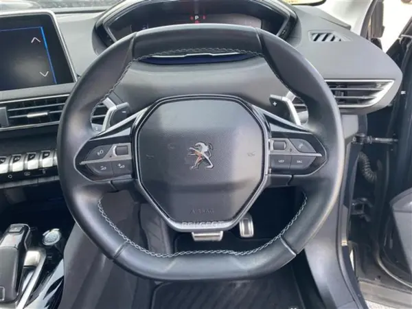 2021 Peugeot 3008 — photo 3