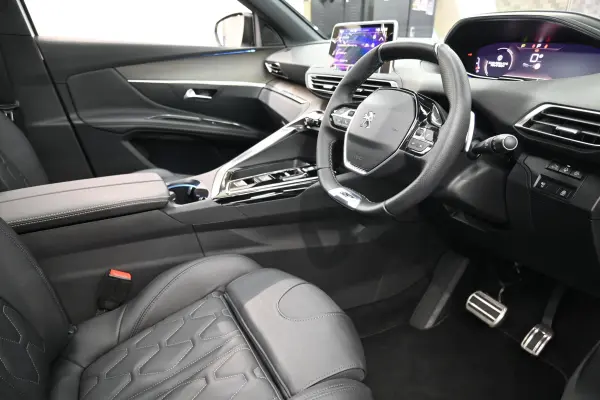 Peugeot 3008 GT Executive Edition 120 Limited Late Model P-STA ACC Black Leather Panoramic Sunroof Genuine Touch Screen CarPlay BT Audio & TEL 360 Vision Genuine 18-inch AW LED Lights 2-Year Warranty (Pearl White) — photo 7