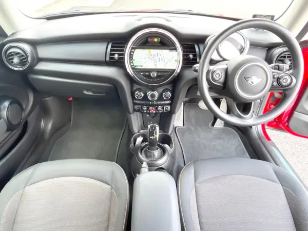 2021 Mini Cooper — photo 2