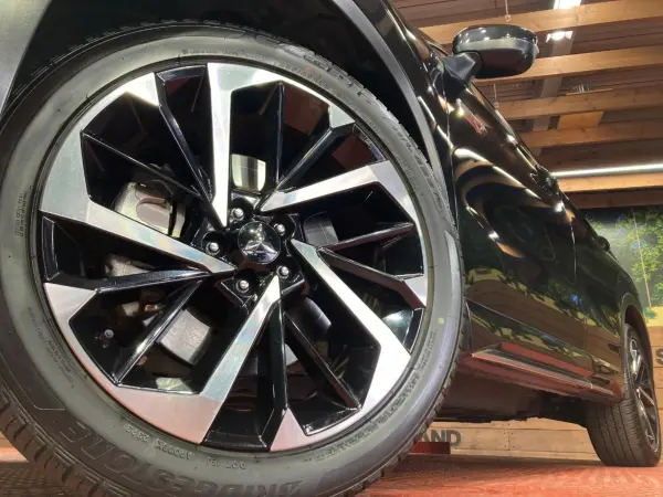 Mitsubishi Outlander PHEV 2.4 P 4WD BOSE Sound Genuine 9-inch Navi My Pilot Roof Rail All-Around Camera Collision Damage Mitigation System Clearance Sonar Power Back Door Drive Recorder Clearance Sonar LED Head ETC (Black Diamond) — photo 9