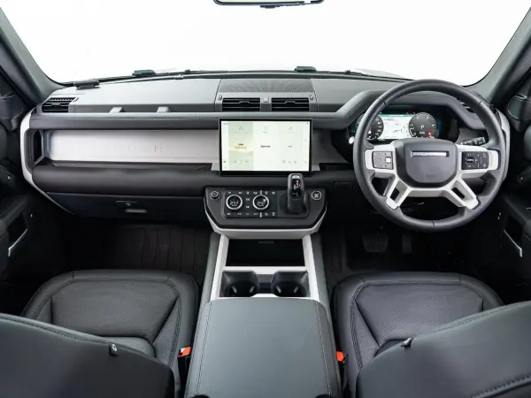 2025 Landrover Defender — photo 2