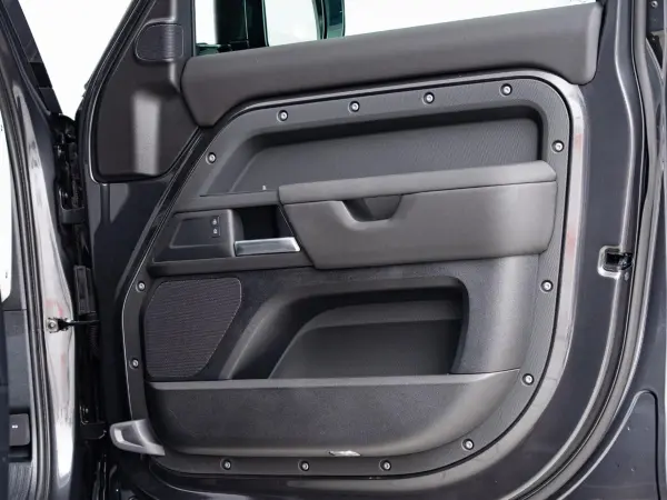 Land Rover Defender 110 S 3.0L D350 Diesel Turbo 4WD — photo 8