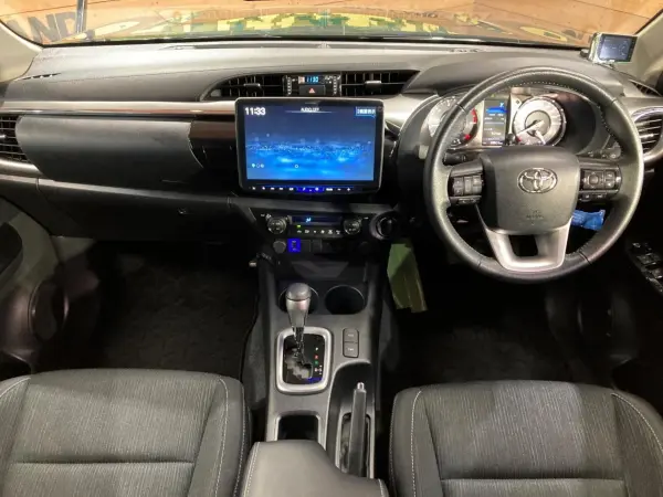 2023 Toyota Hilux — photo 2