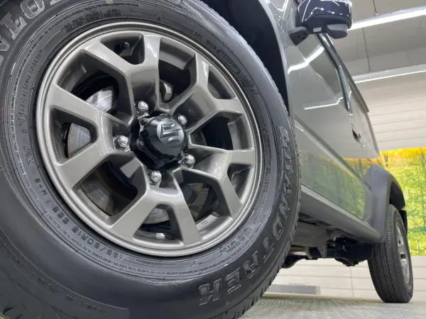 Suzuki Jimny Sierra 1.5 JC 4WD with 9-inch Navigation, Backup Camera, Collision Mitigation System, Non-Smoking Car, Seat Heater, Dashcam, ETC, Smart Key, Cruise Control, Lane Departure Warning, Auto Lights, Auto Air Conditioning, Genuine 15-inch AW Wheels, Bluetooth Playback (Medium Gray) — photo 9