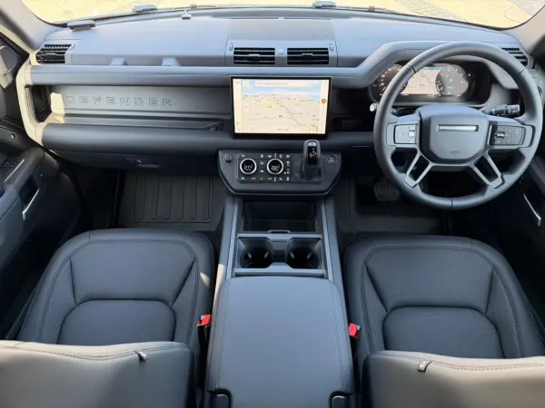 2025 Landrover Defender — photo 2