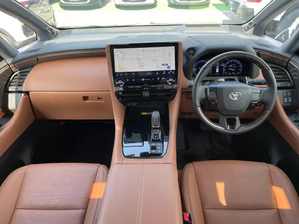 2024 Toyota Alphard — photo 2