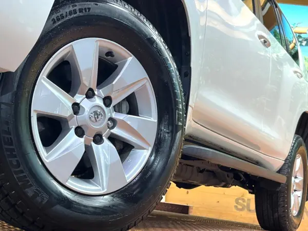 Toyota Land Cruiser Prado 2.7 TX 4WD Non-Smoking 7-Seater Sunroof BIG-X9 Navigation Backup Camera Radar Cruise LED Headlights Auto High Beam Vehicle Stability Control ETC Clearance Sonar Genuine 17-inch Alloy Wheels Roof Rails (White Pearl Crystal Shine) — photo 9