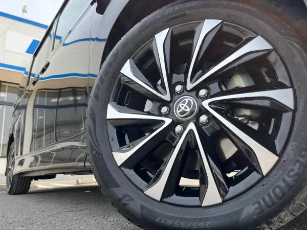 Toyota Noah 1.8 Hybrid S-Z — photo 9