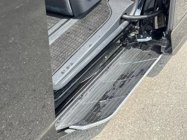 2024 Toyota Noah — photo 3