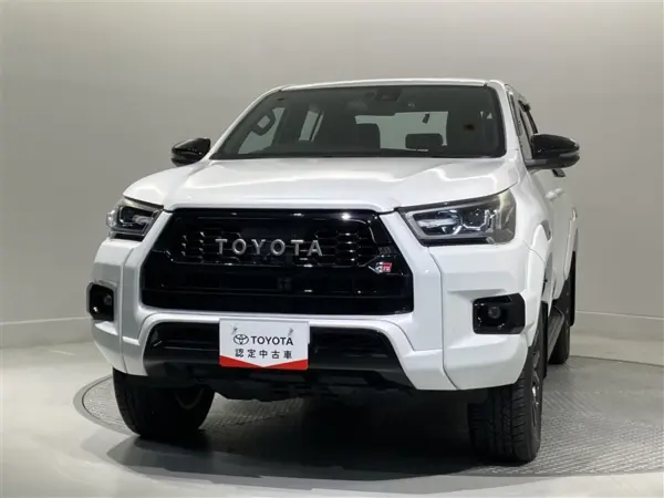 2024 Toyota Hilux — photo 2