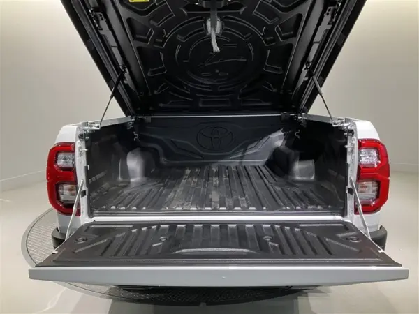 Toyota Hilux 2.4 Z GR Sport Diesel Turbo 4WD — photo 9