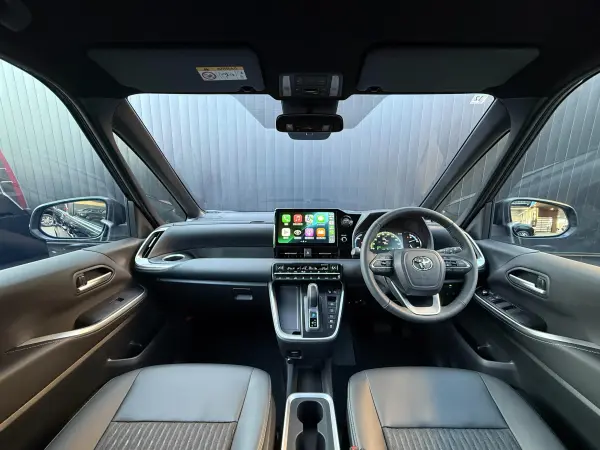 Toyota Noah 1.8 Hybrid S-Z Toyota Team Mate Advanced Park Comfort Convenience Package Hi Seat Heater 10.5-inch Connected Navigation Apple CarPlay HDMI Input Terminal CD/DVD Deck Full-Seg TV ETC 2.0 Power Back Door Triple-LED Headlights (Attitude Black Mica) — photo 7