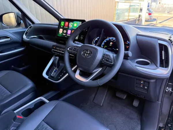 Toyota Noah 1.8 Hybrid S-Z Toyota Team Mate Advanced Park Comfort Convenience Package Hi Seat Heater 10.5-inch Connected Navigation Apple CarPlay HDMI Input Terminal CD/DVD Deck Full-Seg TV ETC 2.0 Power Back Door Triple-LED Headlights (Attitude Black Mica) — photo 9