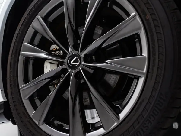 2025 Lexus Nx — photo 2