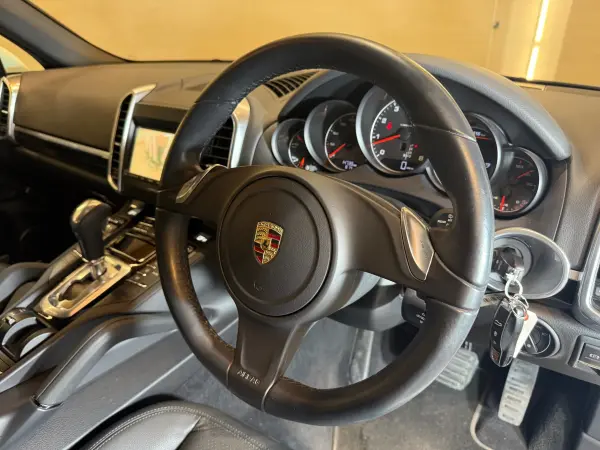 2013 Porsche Cayenne — photo 9 | Tuminion Kenya